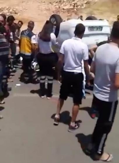 Otomobil Takla Attı: 3 Yaralı