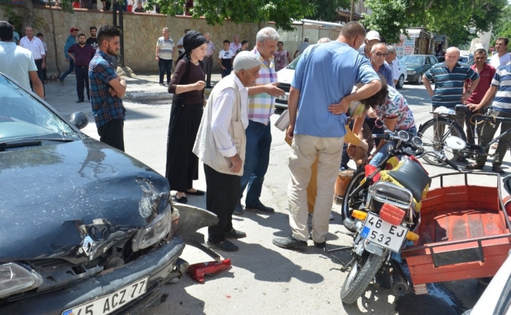 Kazada Motosiklet Sürücüsünün Ayağı Koptu