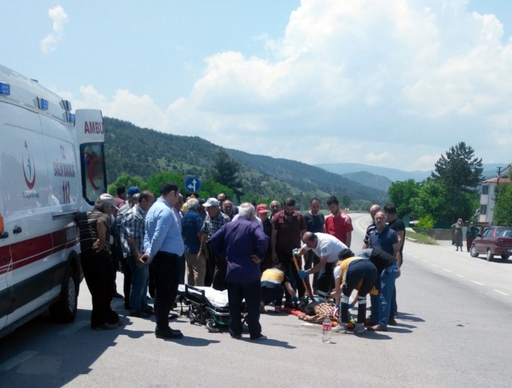 Yolun Karşısına Geçerken Otomobilin Çarptığı Yaşlı Adam Öldü