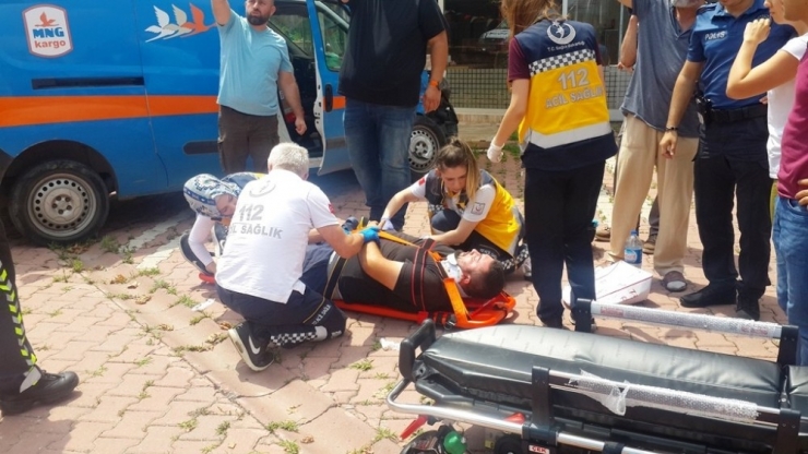 Kargo Aracı İle Cip Çarpıştı: 2 Yaralı