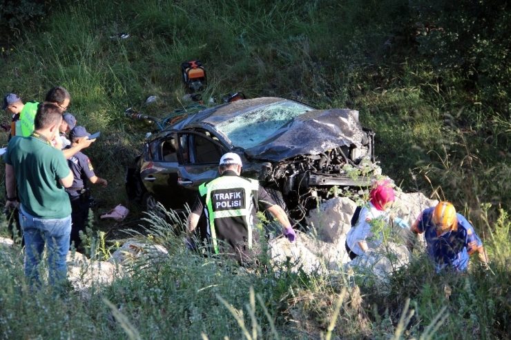Kütahya’da Trafik Kazası: 2 Ölü, 3 Yaralı