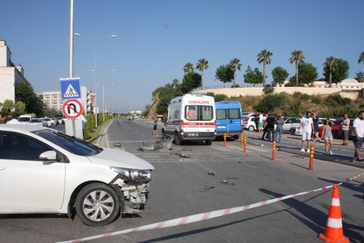 Kontrolsüz Kavşakta ’U’ Dönüşü Zincirleme Kazaya Sebep Oldu