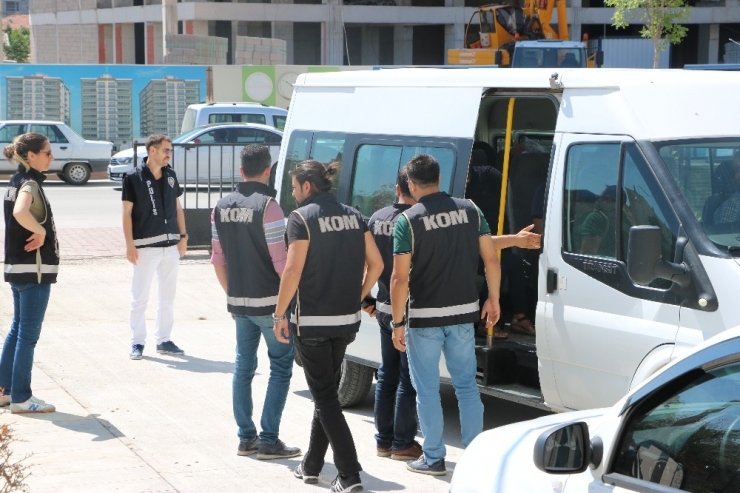 Niğde’de Oto Ekspertizli Dolandırıcılık Zanlıları Adliyeye Sevk Edildi