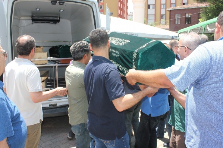 Engelli Oğlunu Yangından Kurtaran Baba Ve Eşi Son Yolculuklarına Uğurlandı