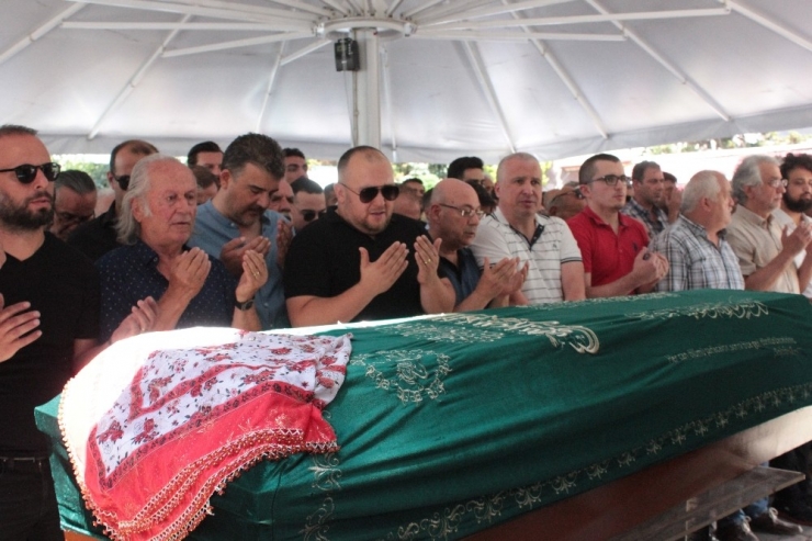 Engelli Oğlunu Yangından Kurtaran Baba Ve Eşi Son Yolculuklarına Uğurlandı