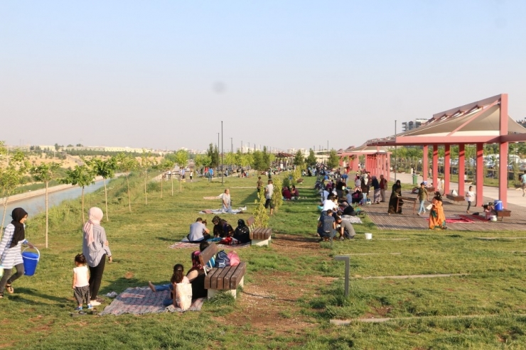 Şanlıurfalılar Gap Vadisi Tesislerine Akın Ediyor