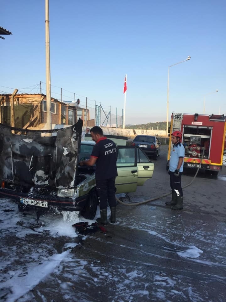 Sinop’ta Otomobil Yangını