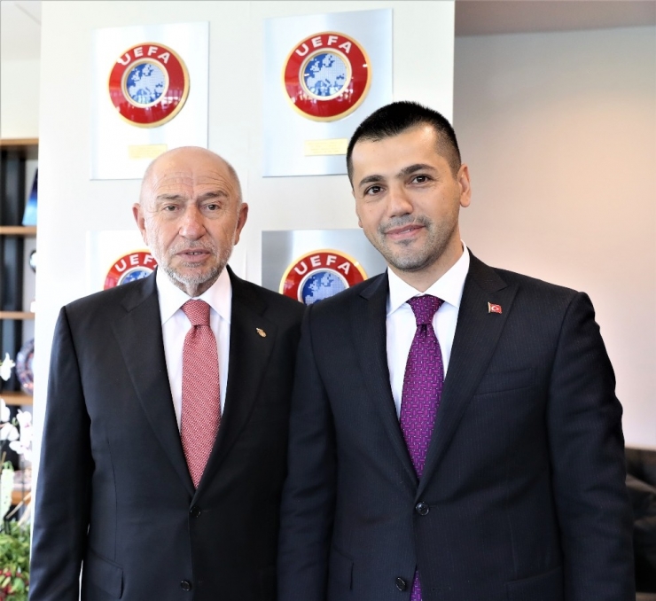 Kulüp Başkanlarından Nihat Özdemir’e Ziyaret