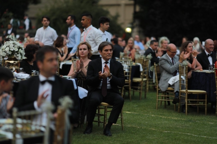 İngiltere Başkonsolosluğu’nda Kep Attılar