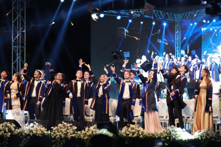 İngiltere Başkonsolosluğu’nda Kep Attılar