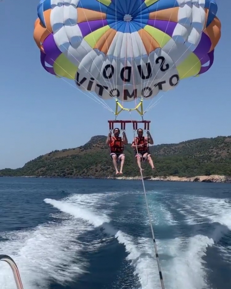 Trabzonsporlu Yusuf Yazıcı Ailesiyle Tatilin Tadını Çıkartıyor