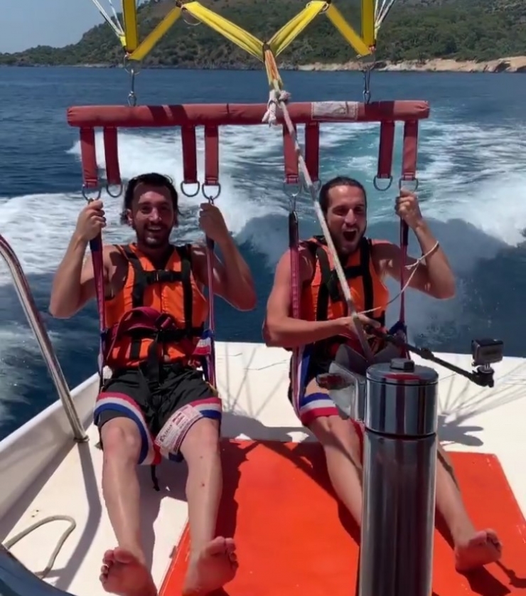 Trabzonsporlu Yusuf Yazıcı Ailesiyle Tatilin Tadını Çıkartıyor