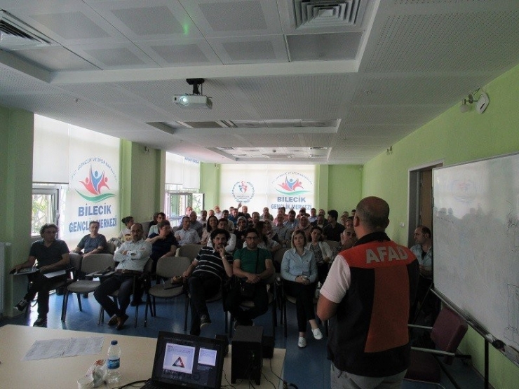 Uzman Ve Amirlere Afet Eğitimi Verildi