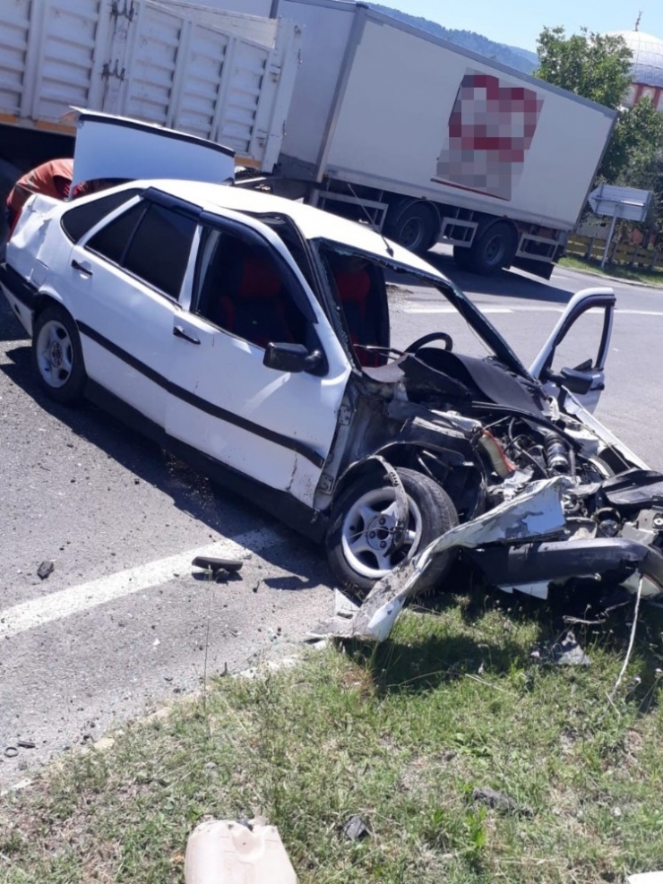Devrek’te Trafik Kazası: 2 Yaralı