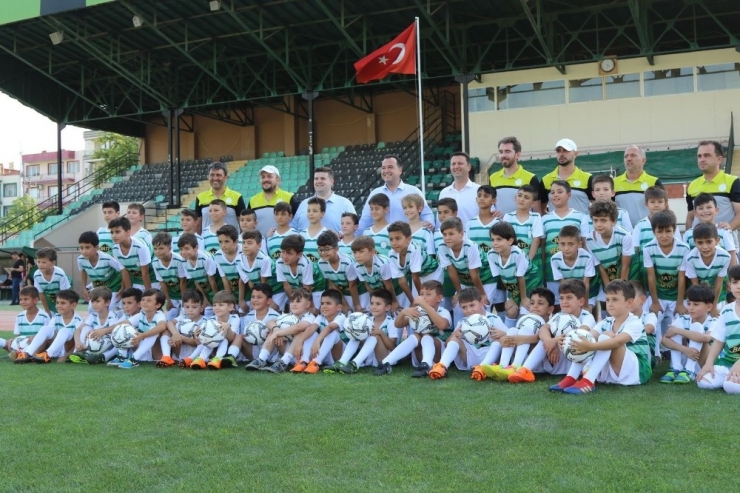 Akhisarlı Çocuklar Tatillerini Sporla Değerlendiriyor
