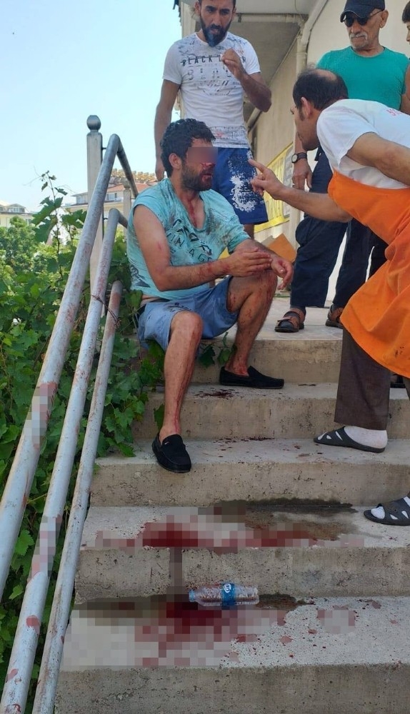 2 Kız Kardeşe Sözlü Tacizde Bulunan Şüpheliye Meydan Dayağı