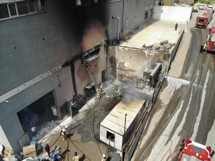 Hadımköy’deki Fabrika Yangını Havadan Görüntülendi