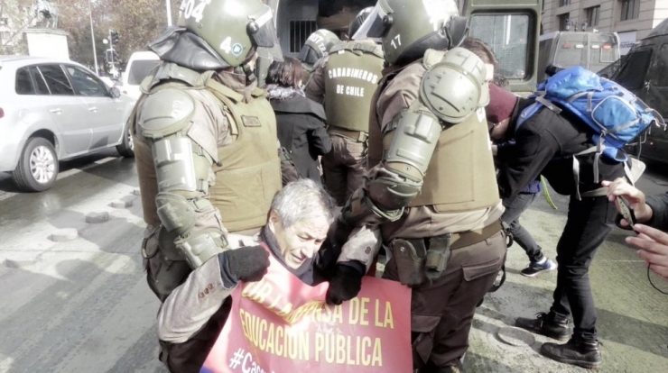 Şili’de İlk Ayını Dolduran Öğretmen Eyleminde Profesörlere Gözaltı