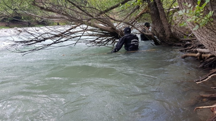 Kayıp Genci Arama Çalışmaları Çok Sayıda Ekiple Sürüyor