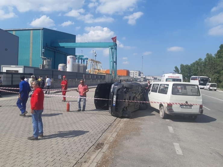 Tersaneler Bölgesinde Kaza: 2 Yaralı