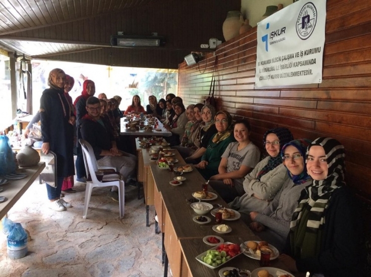 Başkan Tekin Kursiyerler İle Kahvaltıda Buluştu.