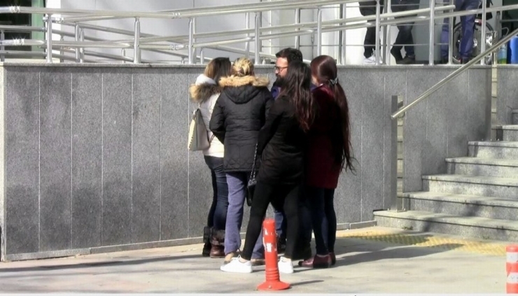 ’Kedin Üzerimi Pisledi’ Diyerek Arkadaşının Boğazını Kesen Sanık Hakim Karşısında