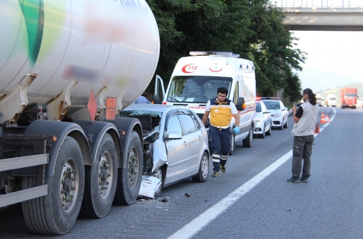 Tem Otoyolu’nda Feci Kaza: 1 Ölü, 1 Yaralı