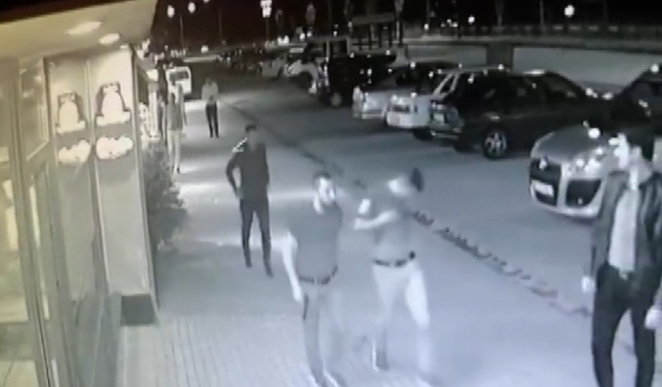 Tartıştığı Garsonları Vurduktan Sonra Yanlışlıkla Kardeşini De Vurdu