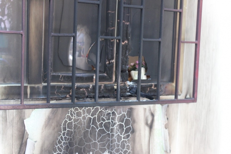 Muhtarlık Bürosuna Yanıcı Madde İle Saldırı