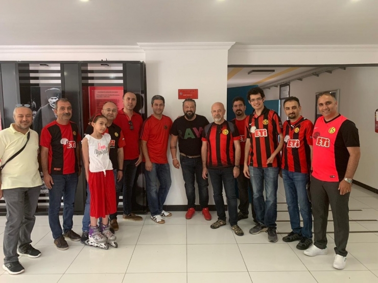 Hacı Ahmet Kanatlı Anadolu Lisesi’nden Eskişehirspor’a Anlamlı Destek