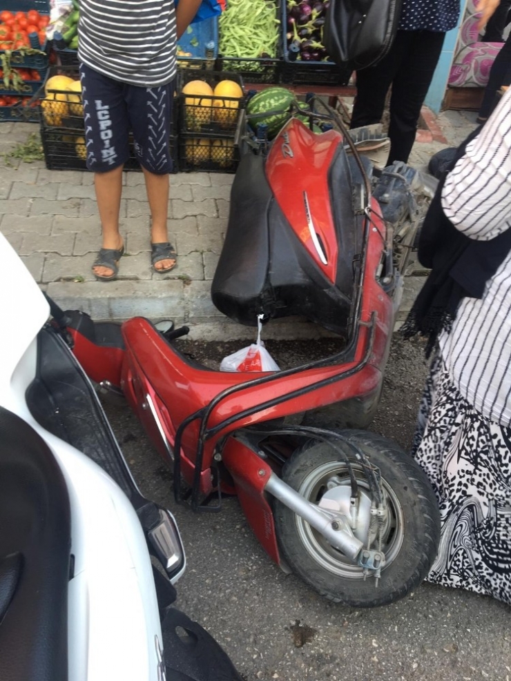 Motosikletle Otomobil Çarpıştı: 1 Yaralı