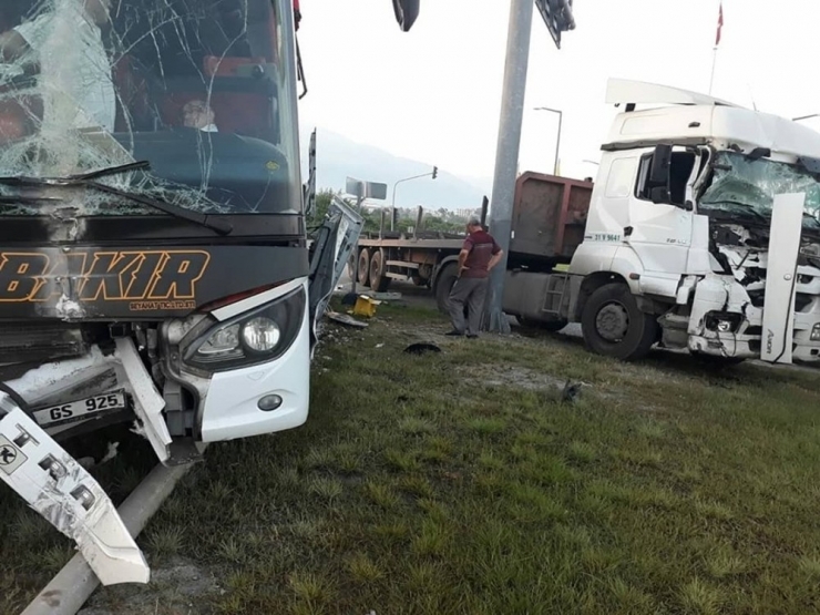 Hatay’daki Trafik Kazası Ucuz Atlatıldı