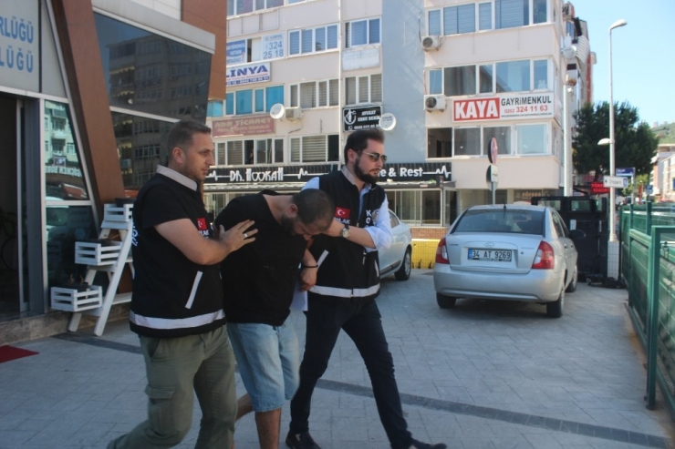 Yabancı Uyruklu Kadınlara Silah Zoruyla Fuhuş Yaptıran Şahıs Gözaltına Alındı