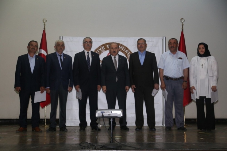 Hizmet İçi Eğitim Verilen Muhtarlar Sertifikalarını Aldı