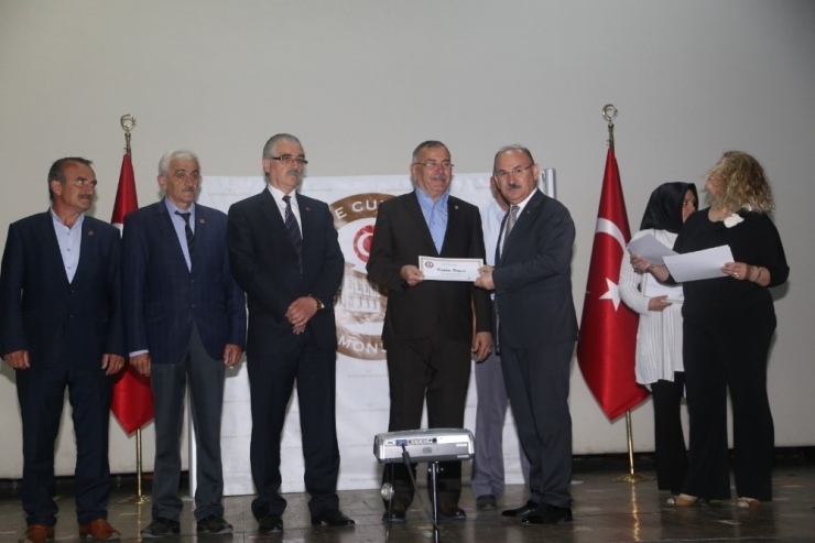 Hizmet İçi Eğitim Verilen Muhtarlar Sertifikalarını Aldı