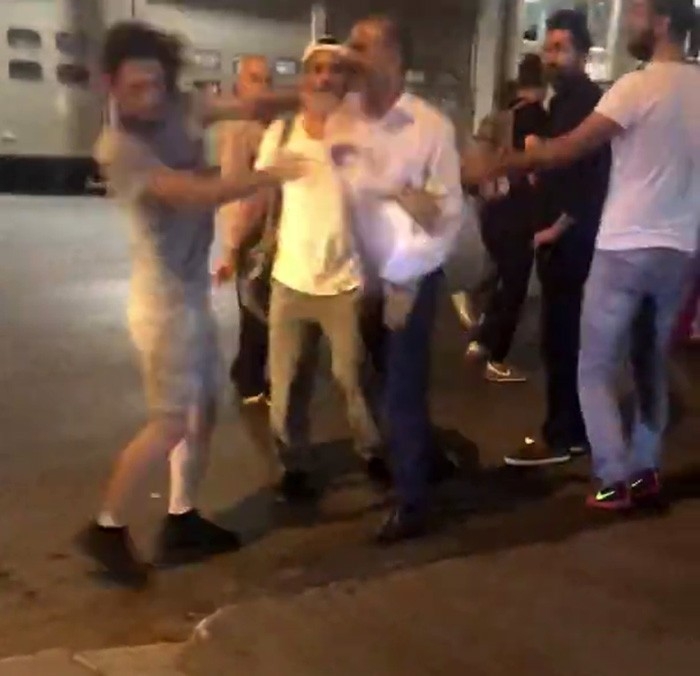 Otobüs Şoförü İle Yolcuların Tekme Tokat Kavgası Kamerada