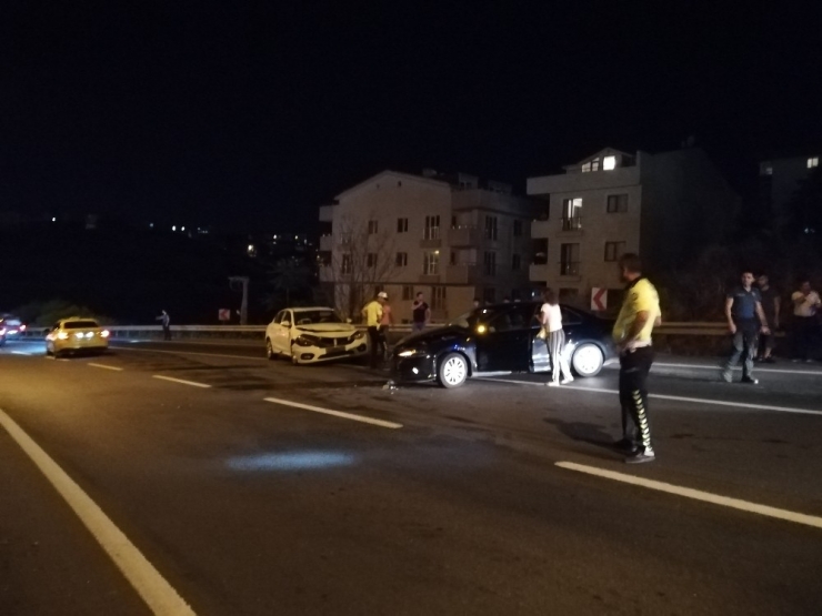 Eskihisar Feribot İskelesi Yolunda Kaza: 2 Yaralı