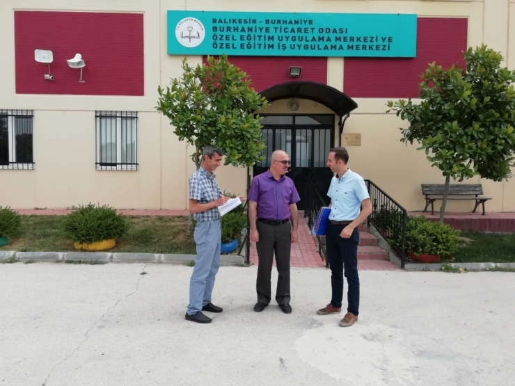 Burhaniye’de Özel Öğrencilere Taşıma Kolaylığı