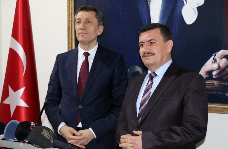 Bakan Selçuk’tan Erzincan Valiliği’ne Ziyaret