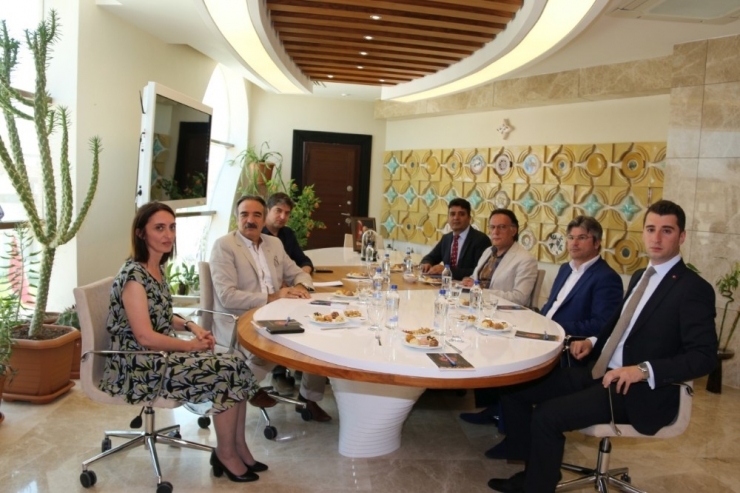 Rektör Bağlı, Acıgöl Myo İçin İstişarelerde Bulundu