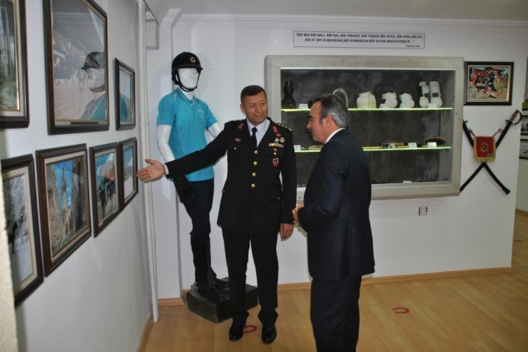 Nevü Ve Jakem Komutanlığı Arasında Atlı Terapi Ve Binicilik Eğitimi