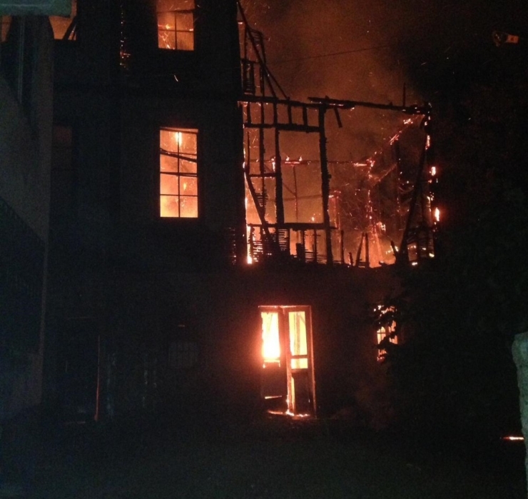 Ordu’da 150 Yıllık Tarihi Bina Kül Oldu