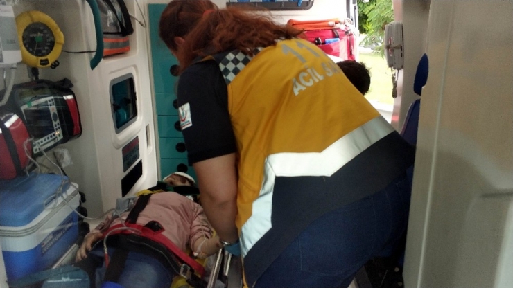 Samsun’da Otomobil Geri Geri Gelen Araca Çarptı: 3 Yaralı