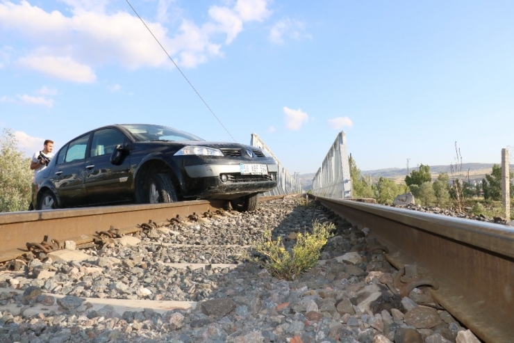 Tren Raylarında Büyük Panik