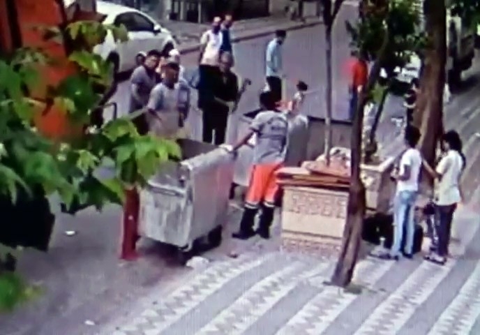 Sultangazi’de Temizlik İşçisine Baltalı Saldırı Kamerada