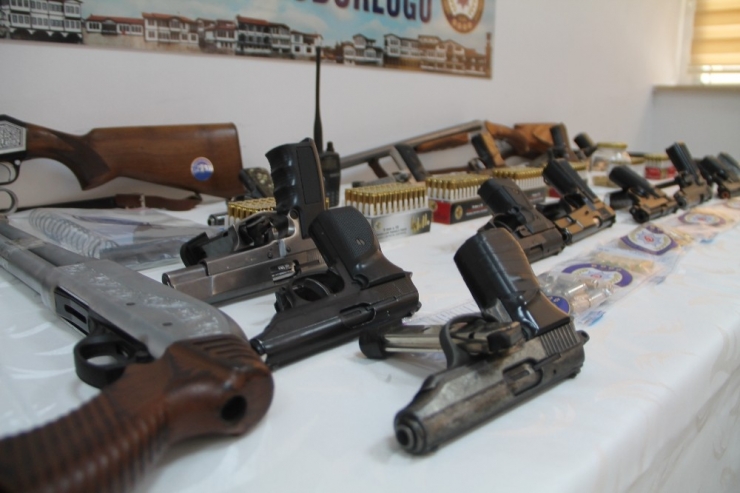 Amasya Merkezli Silah Kaçakçılığı Operasyonu: 16 Gözaltı