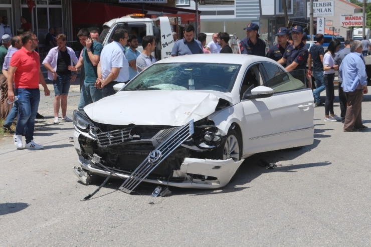 Tekirdağ’da İki Araç Çarpıştı: 3 Yaralı