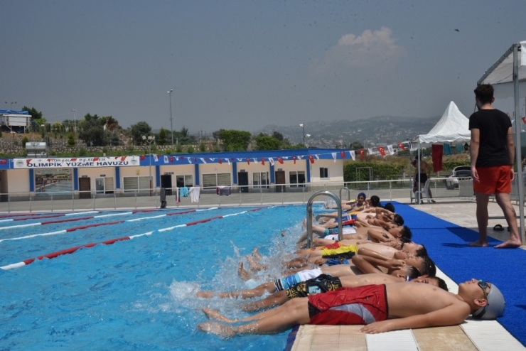 Toroslar’da Yüzme Kurslarına Yoğun İlgi