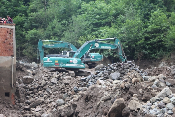 Selde Kaybolanları Bulmak İçin O Bölgeye Yoğunlaştılar