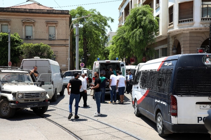 Tunus’taki İntihar Saldırılarında 1 Ölü, 8 Yaralı
